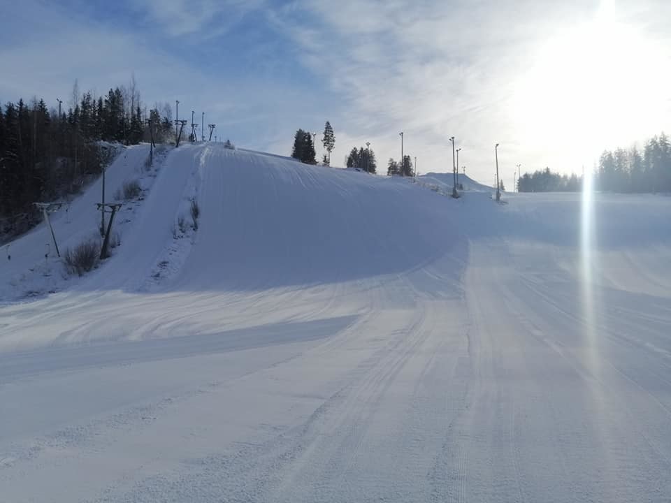 Hiihtolomalla voi suunnata vaikkapa Uuperinrinteille | Kotkan kaupunki